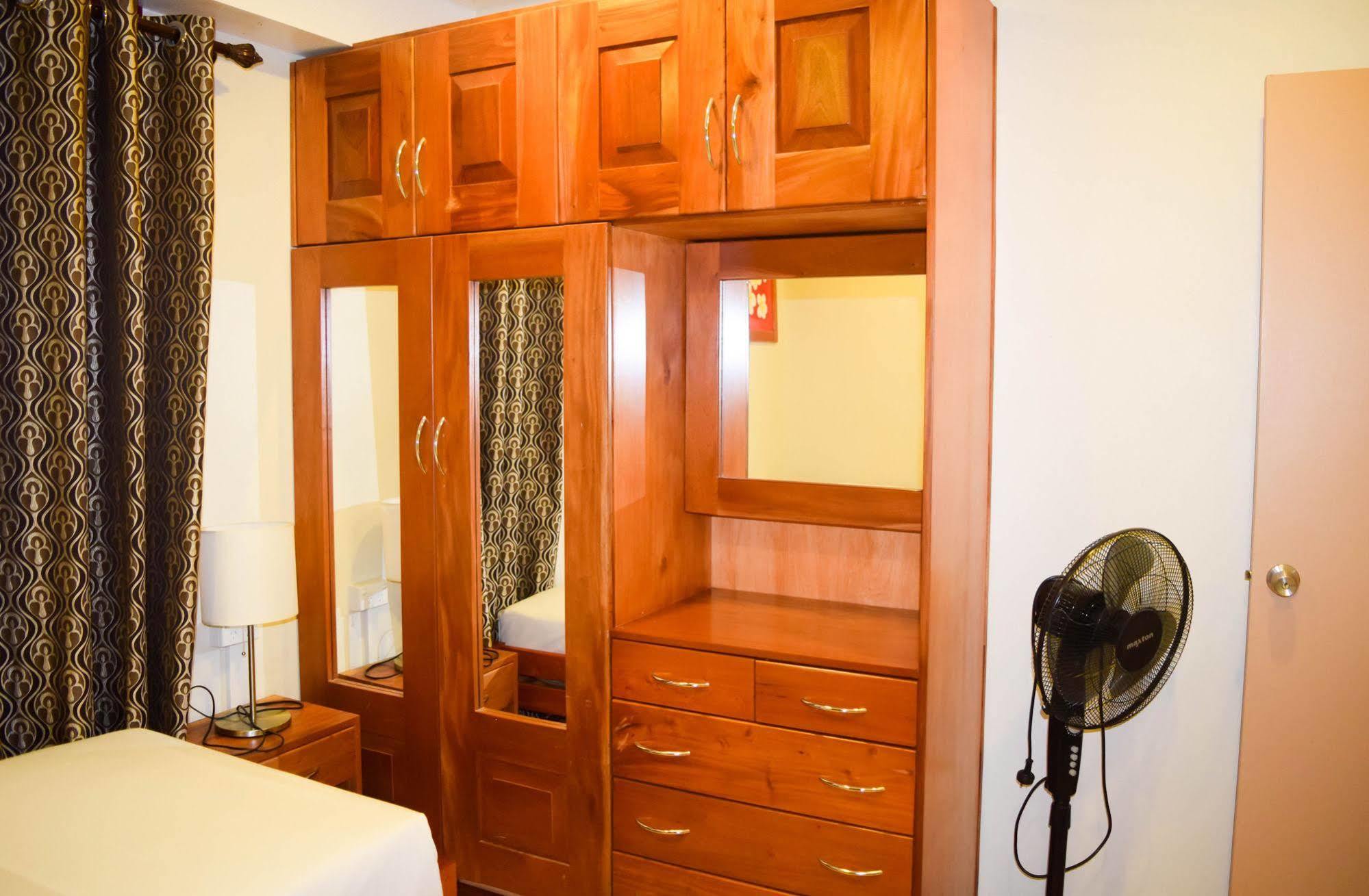 Al - Minhaj Service Apartments Nadi Luaran gambar