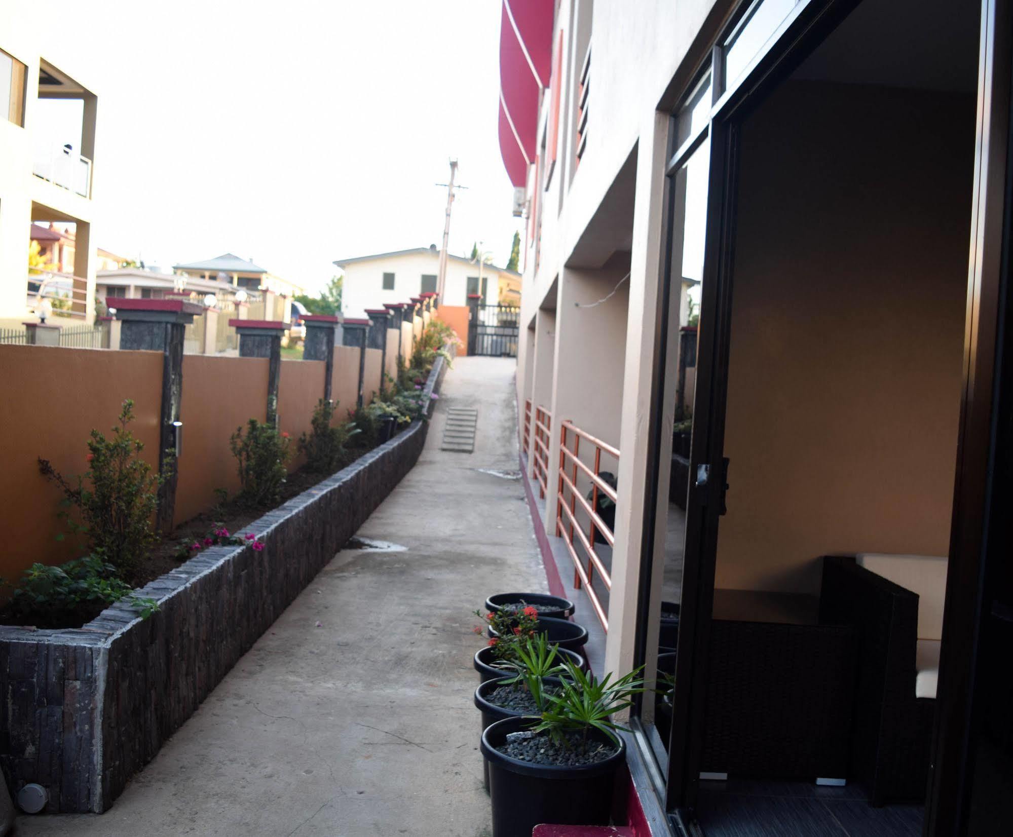 Al - Minhaj Service Apartments Nadi Luaran gambar